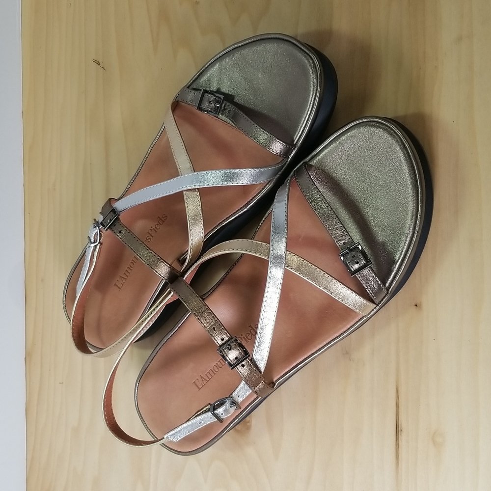 L'AmourDesPieds metallic leather sandals size 10